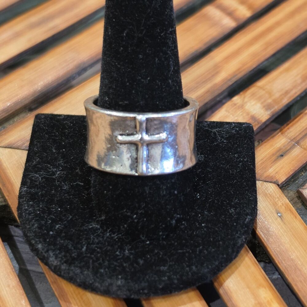 Vintage Silver Tone Hammered Wide Band Cross Ring Size 12 Religious Christian